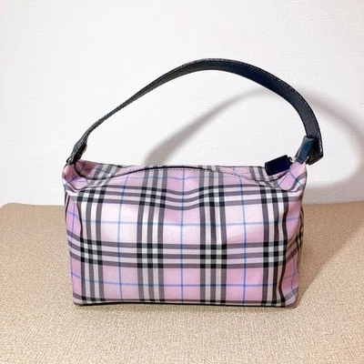 Bolso de mano Burberry London rosa a cuadros Nova de lona de nailon mini bolso tocador Foto 1 de 4