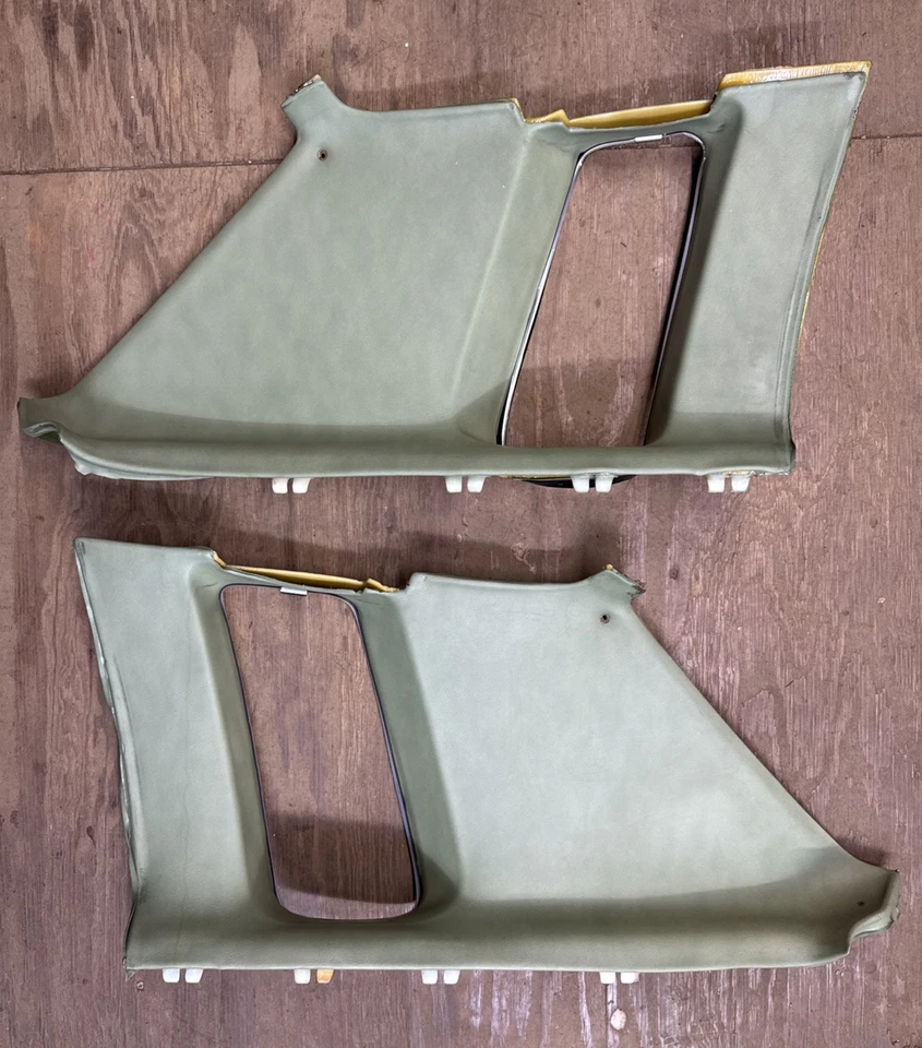 Chevrolet Monte Carlo 1974-1977 paneles de vela interiores cubiertos de vinilo oliva Foto 1 de 4