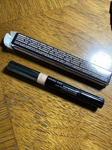 New In Box Mary Kay Facial Highlighting Pen Shade 3~ Full Size ~ Fast Ship - Picture 1 of 1