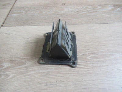 YZ 125 YAMAHA *2000 YZ 125 2000 MONTAJE VÁLVULA LENGÜETA Foto 1 de 4