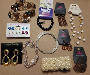 Lote de Joyas Accesorios de Disfraz Moda Pulseras Collar Pendientes - Imagen 1 de 8