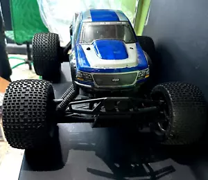 874 MOSTER TRUCK HPI RACING SAVAGE SS V4.6 SCALA 1/8 CON RADIO - Foto 1 di 5