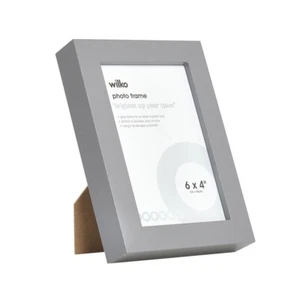 4x GREY WOODEN PHOTO PICTURE FRAME LANDSCAPE OR PORTRAIT GLASS FRONT 6X4 - Picture 1 of 3