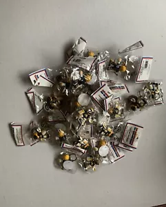 J.F. Sports - 30 - Buffalo Sabers Goalie Key Chains - Picture 1 of 3