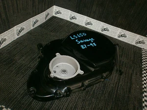 LS650 S40 LS 650 Savage Embrague Cubierta 86 en manivela Estuche Cubierta RHS - Imagen 1 de 5