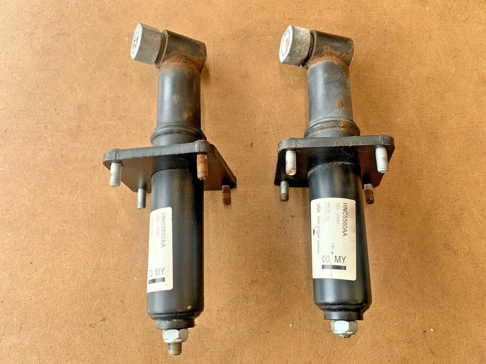 Amortiguador de impacto trasero derecho e izquierdo Jaguar XJ8 XJR Vanden Plas 1998-2003 Foto 1 de 4