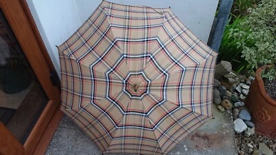 Paraguas Burberry Vintage Raro Diseñador Nova Cheque ¿Mango de Madera Nogal?  Foto 1 de 4