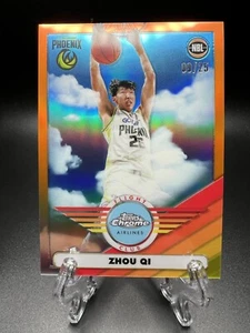 2022-23 Topps Chrome NBL - Flight Club Orange Refractor Zhou Qi /25 Phoenix - Picture 1 of 2