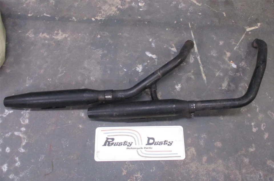 Sistema de tubo de escape negro Harley Davidson FXS Blackline Softail Stock 65953-01 Foto 1 de 4