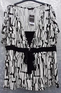 Evans Ladies Black / White Blouse. Size 30 (Plus).    New with tags - Picture 1 of 9