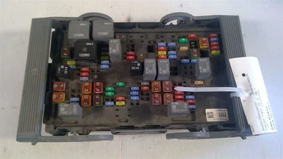 Chevrolet Silverado 1500 2500 3500 2007-2009 módulo de relé de caja de fusibles OEM Foto 1 de 4