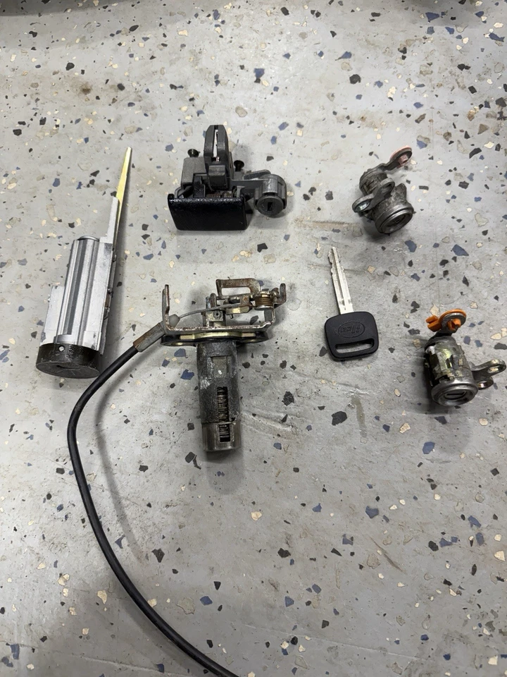 Toyota Celica 1994-1999 Encendido, Puerta, Cerradura Cilindro Juego Completo OEM! Foto 1 de 1