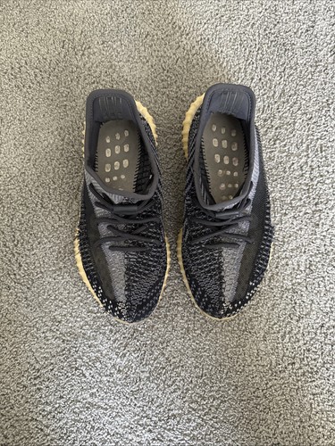 Yeezy 350 V2 Carbon