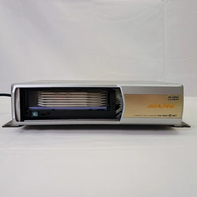 Alpine 6 CD Changer  CHA-S634 Parts/Repair Missing sliding door part, Untested. - Image 1 of 4