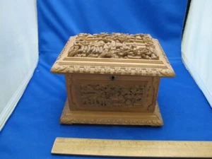 Antique CHINESE CARVED WOOD Lidded CASKET BOX-Light Color-Finely Carved-Signed - Bild 1 von 13