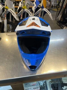 ANSWER RACING AR1 VENDETTA HELMET SMALL ADULT - Picture 1 of 4
