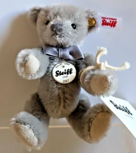 2017 STEIFF CLUB BEAR ~ Grey ~ 421402 ~ 10CM Tall ~ Boxed & Certificates. - Picture 1 of 4