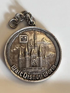 Vintage Walt Disney World C.C. Bronze souvenir medallion - Picture 1 of 20