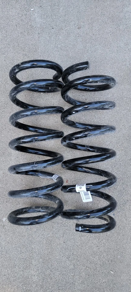2019-2025 Ram 2500 HD 4×4 Front Springs OEM - Image 1 of 3