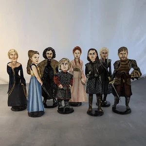 Juego de Tronos Personajes Figuras 8" Pintadas a Mano Hechas a Mano Figuras de Madera 1/4" - Imagen 1 de 7