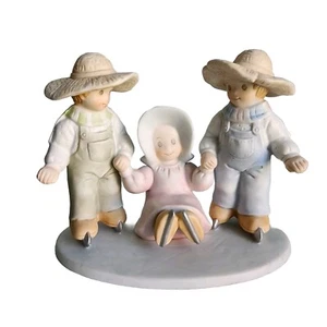 Figura Homco Circle of Friends Love Lifted Me figura de hielo patinaje vintage 1990 - Imagen 1 de 8