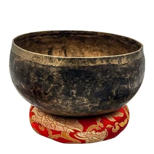 7" Antique Hand Beaten Hammered Yoga Singing Bowl Buddhist Tibetan Vintage Nepal - Picture 1 of 6