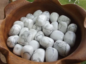 Howlite Tumbled stone - Picture 1 of 1
