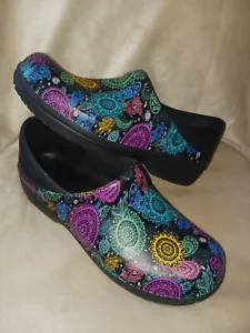 Womens Crocs Neria Pro II Multicolor Medallion Work Comfort Clogs Shoes Size 10 - Picture 1 of 15