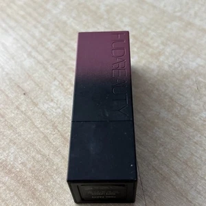 Huda Beauty *Pool Party* Power Bullet Matte Lipstick - Picture 1 of 3