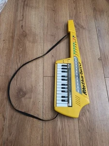 JUGUETE DE GUITARRA RÍTMICA DE PLÁSTICO VINTAGE - CORONA - PROBADO Y FUNCIONANDO - Imagen 1 de 22