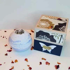 EGRikku Handmade Bath Bomb Fizzie Beneath The Stars Gift Box Large 4.5 oz! - Picture 1 of 8
