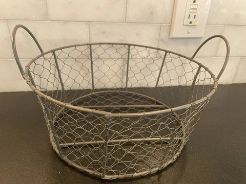 Rustic Metal Farmhouse Chicken Wire Basket Round 11” Across With Handles Cover