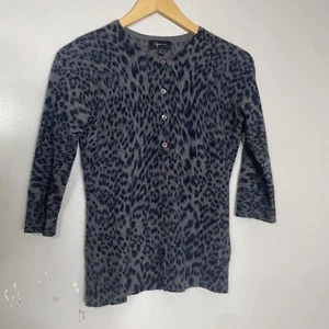 AQUA 100% Cashmere Gray Leopard Print 3/4 Sleeve Fitted Cardigan Womens XS - Picture 1 of 5