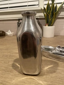 Chrome Metal Milk Jug And Chrome Key/Change Yacht Paper Weight Office Desk Art - Picture 1 of 10