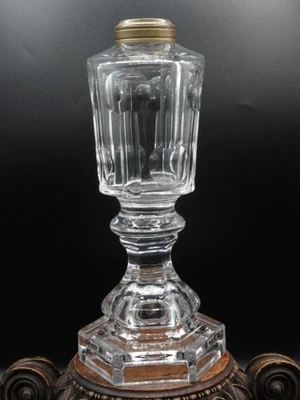 Antigua lámpara fluida de aceite de ballena de vidrio de sílex con agujero de llave de sándwich Boston Foto 1 de 4