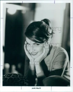 1993 Pressefoto lächelnd frech Magazin Redakteurin Jane Pratt - Bild 1 von 2