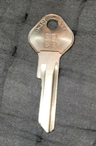 DPCD Y-130 Plymouth Dodge Chrysler NOS Original 1956 1957 1958 1959 Nickel Key - Bild 1 von 4