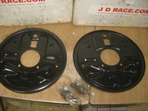 S10 DRUM BRAKE BACKING PLATES 2WD METRIC 1978 - 1994 SONOMA SYCLONE 10 BOLT 7.5 - Picture 1 of 11