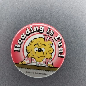 1992 Bernstein Bears Reading Is Fun 1.5" Pinback Button - Picture 1 of 2