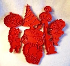Vintage Cookie Cutter Lot Holiday Tree Bunny Pumpkin Turkey Red Plastic 8 pc - Picture 1 of 7