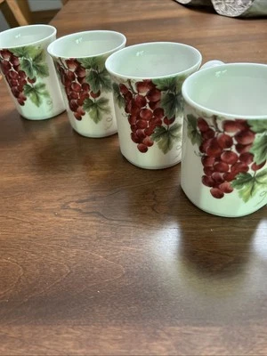 4 tazas de café Royal Doulton vintage de uva Foto 1 de 4