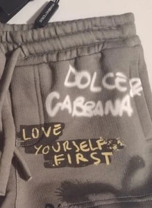 Dolce und Gabbana Love Yourself Baby Shorts Graffiti Art Italy 3 - 6 Monate alt - Bild 1 von 12