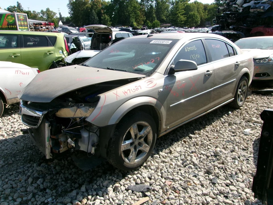 Used Rear Left Door Assembly Rear Side fits: 2008 Saturn Aura L. w/center mouldi Foto 1 de 4