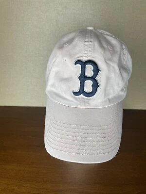 Boné feminino rosa Boston Red Sox ajustável Twins Enterprises Inc - Imagem 1 de 4