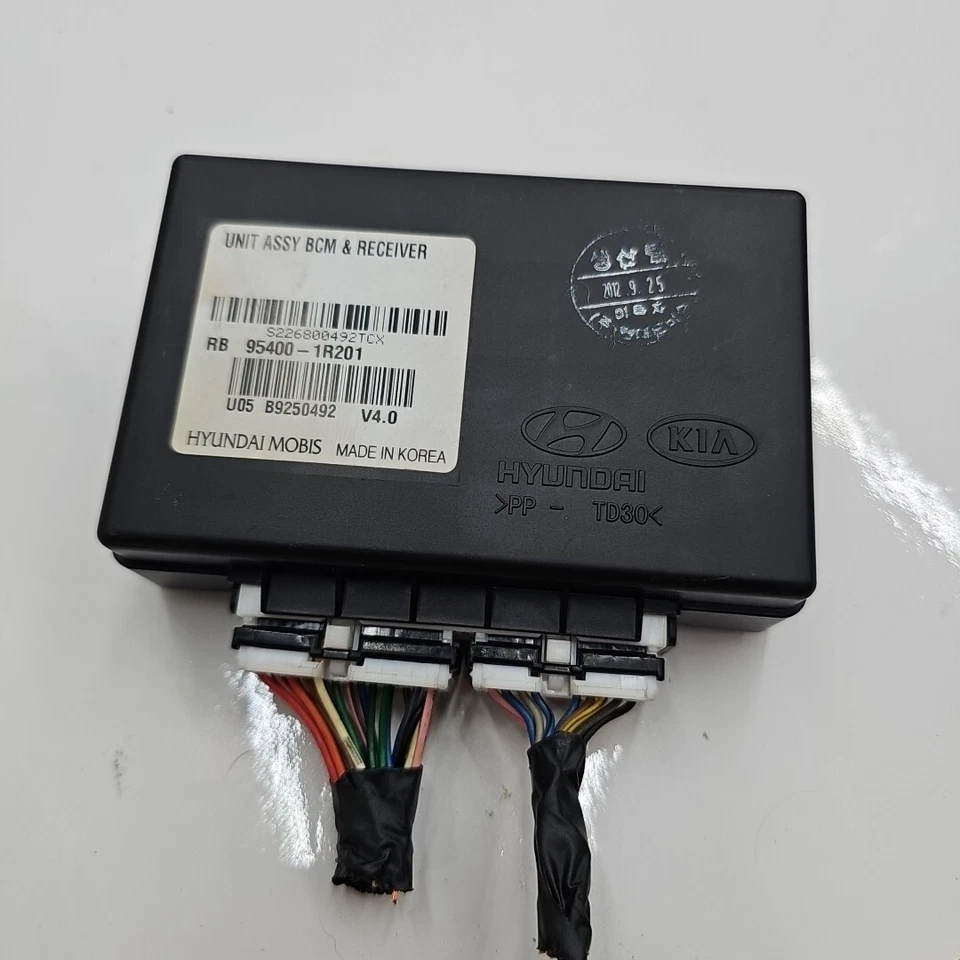 2012- 2017 Hyundai Accent Body Control BCM Module 95400-1R201 OEM Receiver Unit - Image 1 of 3