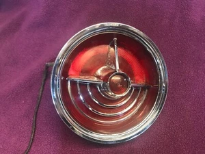 Luz trasera Oldsmobile Starfire Super 88 1961 vacaciones 5952015 OE GM R3-61 - Imagen 1 de 8