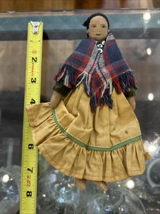 Bambola di stoffa Navajo vintage nativi americani scialle e perline - Foto 1 di 6