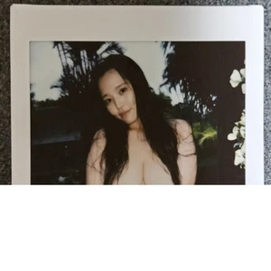 Momona Koibuchi Autographed Signed instax photo Cheki Japanese Female AV Idol - Picture 1 of 2