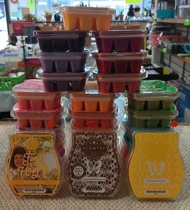 Lot of 25 NEW  Assorted Scentsy 3.2 oz Wax Melts See Photos And Description  - Picture 1 of 14