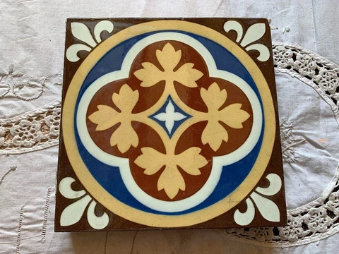 One Reclaimed Antique 6" x 6" Hereford Victorian Encaustic Tile Décor (EBZ210) Cover